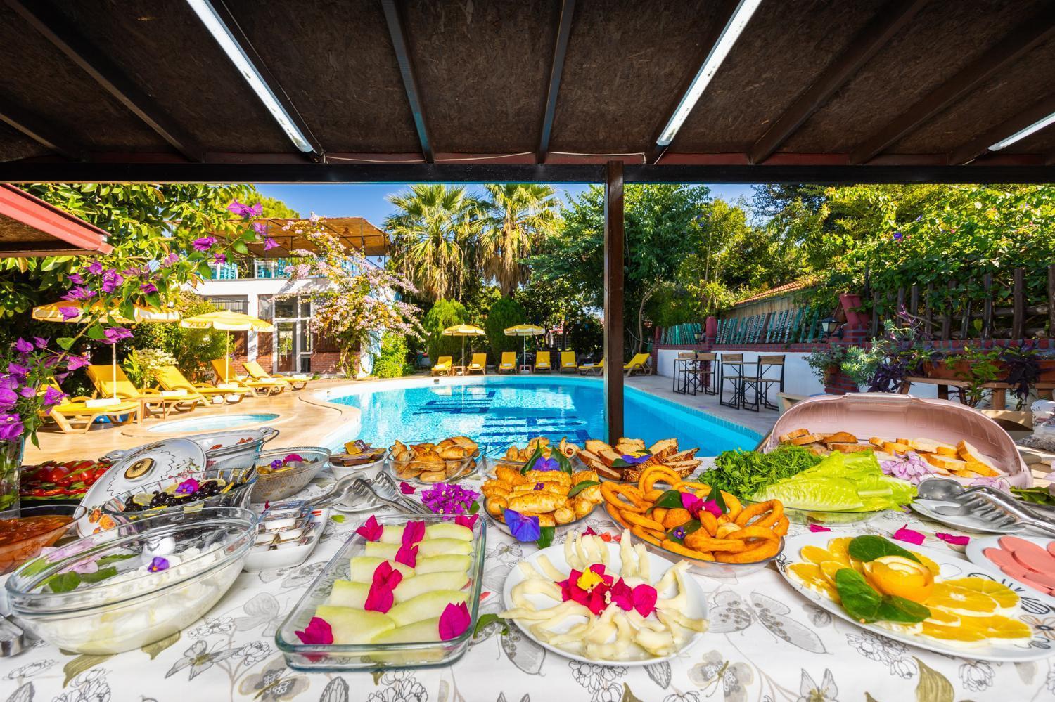 Yeni Doga Hotel ดาลยัน ภายนอก รูปภาพ